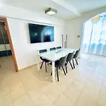 Garden Apartment -Dizengoff Square, Private Garden